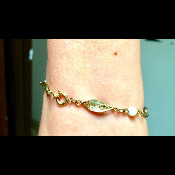 14K GF Pearl and Design Bracelet. - Picture 1 of 4